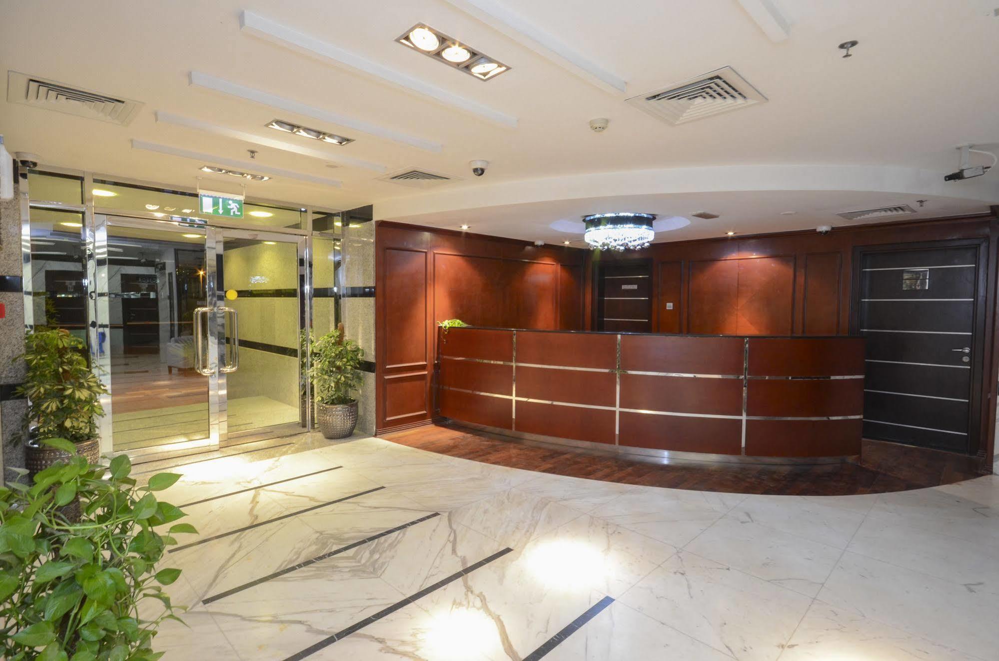 อัลวาลีดพาเลสโฮเต็ลอพาร์ตเมนท์อัลบาร์สา Aparthotel ดูไบ ภายนอก รูปภาพ
